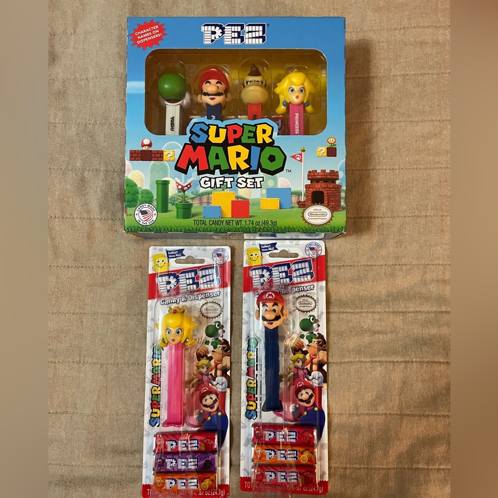 Mario Pez Sets - Mario, donkey Kong, peach, yoshi